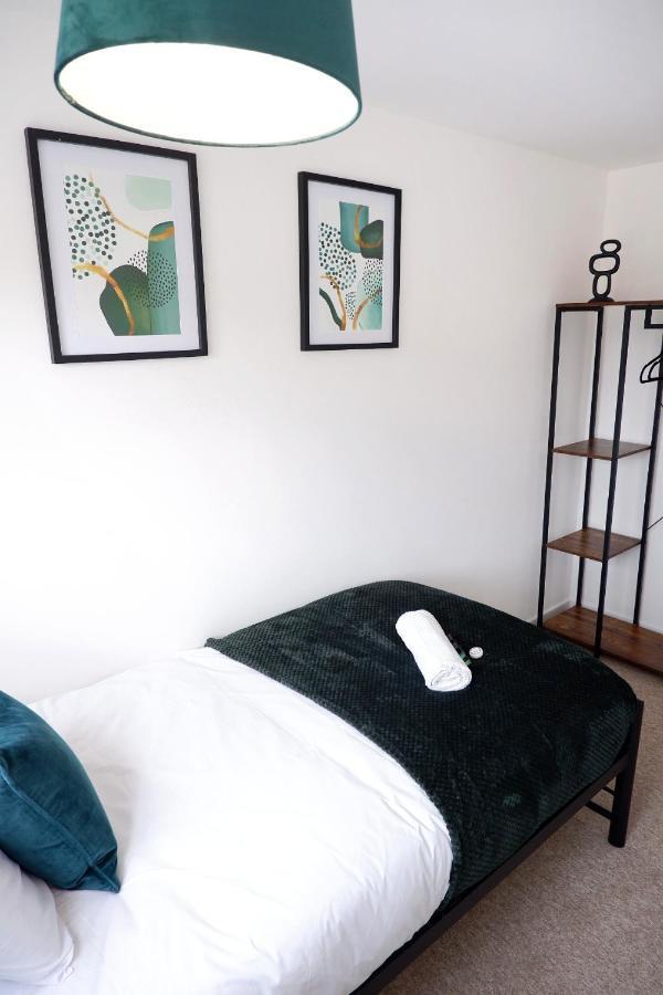 Comfortable And Cozy 4-Bedroom House Near The Hospital CBG Buitenkant foto