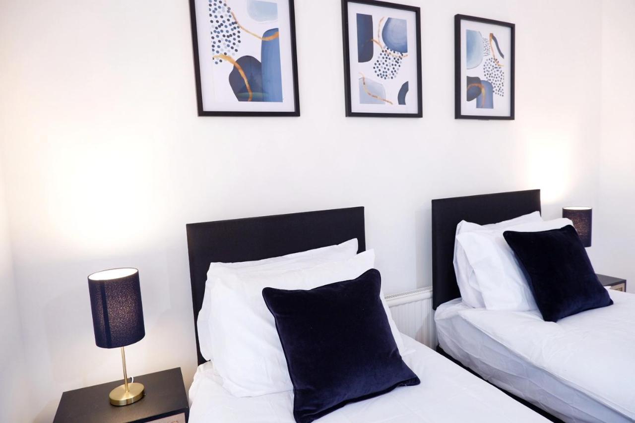 Comfortable And Cozy 4-Bedroom House Near The Hospital CBG Buitenkant foto