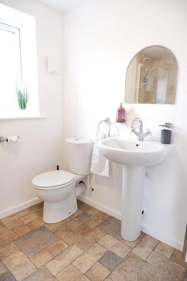 Comfortable And Cozy 4-Bedroom House Near The Hospital CBG Buitenkant foto