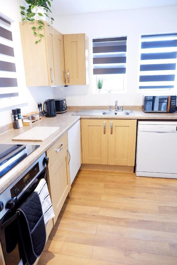 Comfortable And Cozy 4-Bedroom House Near The Hospital CBG Buitenkant foto